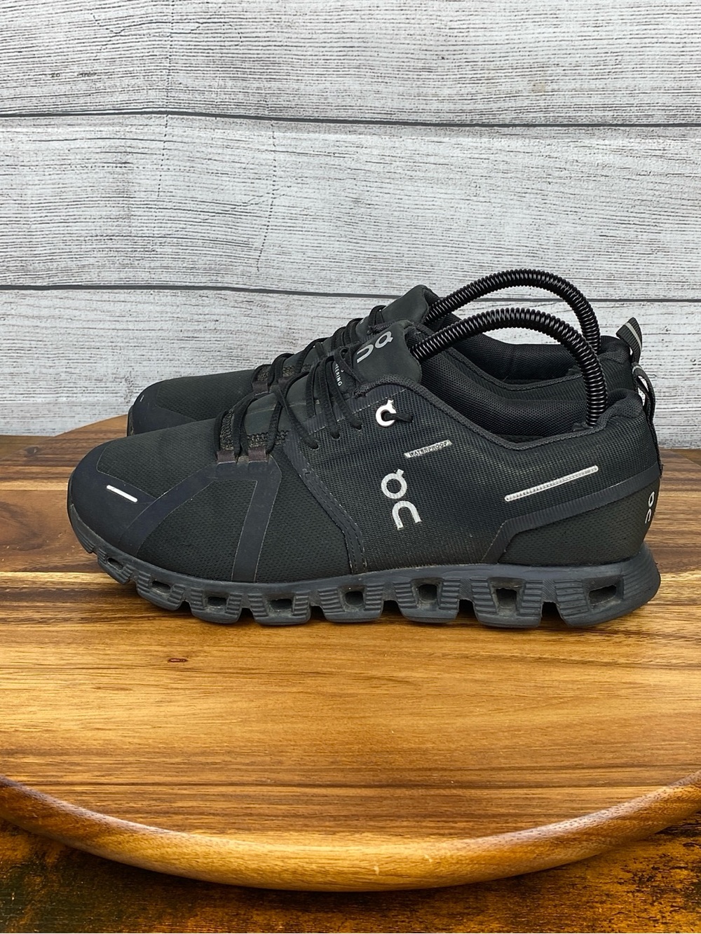 ON Running Cloud 5 Waterproof Black Shoes Women’s Sneaker Size 8.5